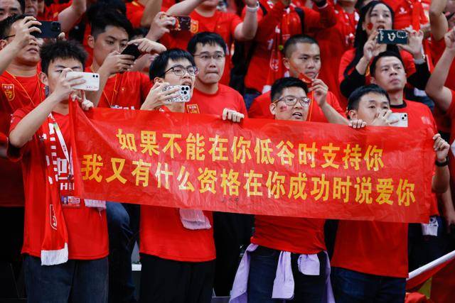 媒体人：希罗线上线下一起来嘲讽 被真实不是自找的吗？